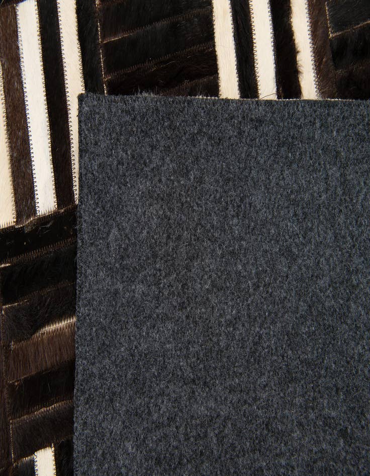 Detail image of 6' x 6' 7 Cowhide Stocks Square Rug