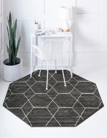 7' 10 x 7' 10 Lattice Frieze Octagon Rug