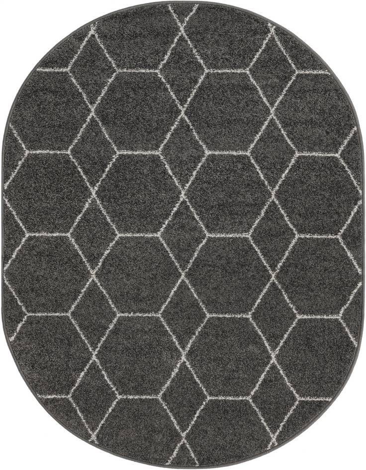 Detail image of 4' x 6' Lattice Frieze Oval Rug