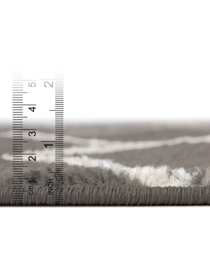 Detail image of 7' 10 x 10' Lattice Frieze Oval Rug