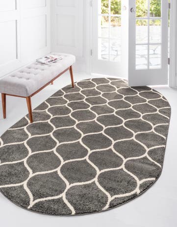 7' 10 x 10' Trellis Frieze Oval Rug