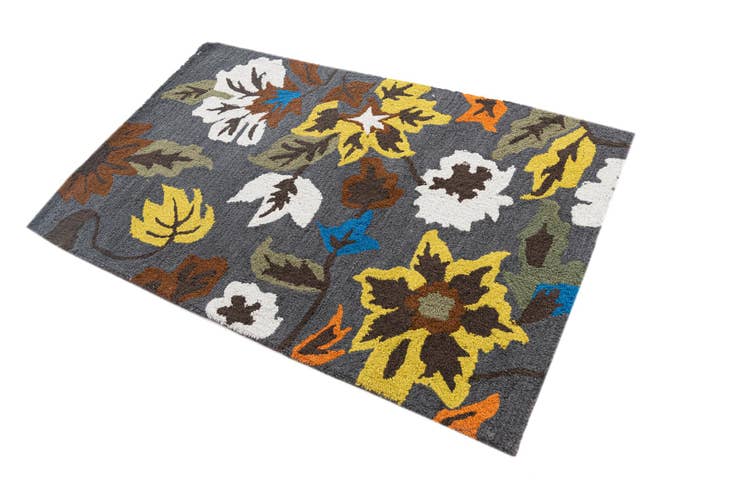 Detail image of 3' 1 x 4' 10 Agra Rug
