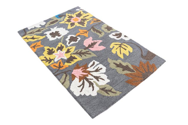 Detail image of 3' 1 x 4' 10 Agra Rug