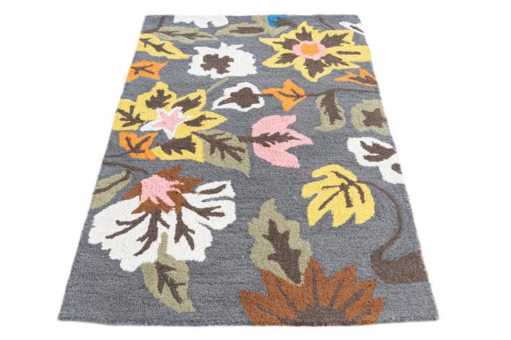 Detail image of 3' 1 x 4' 10 Agra Rug