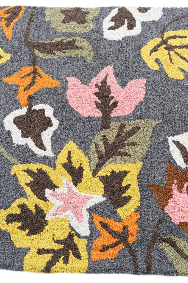 Detail image of 3' 1 x 4' 10 Agra Rug