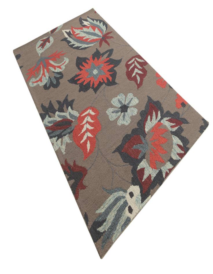 Detail image of 5' 1 x 8' 1 Agra Wool Rug