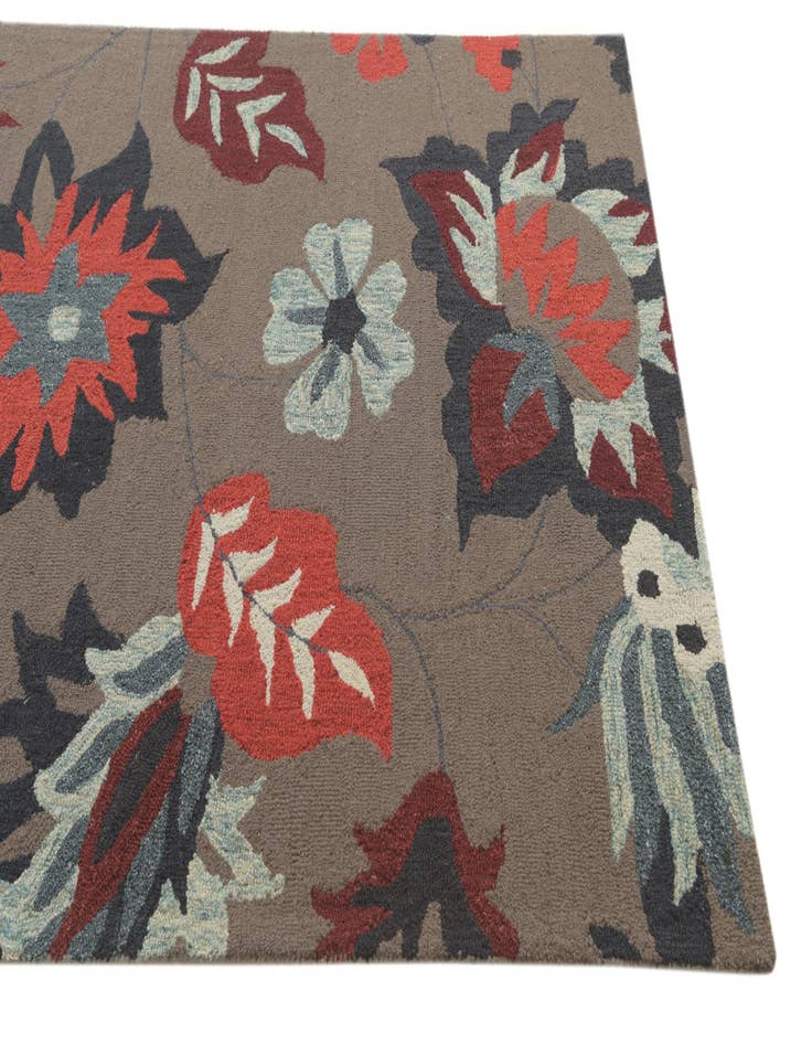 Detail image of 5' 1 x 8' 1 Agra Wool Rug