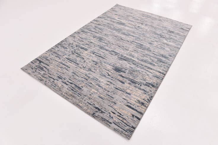 Detail image of 5' x 7' 6 Angelica Rug