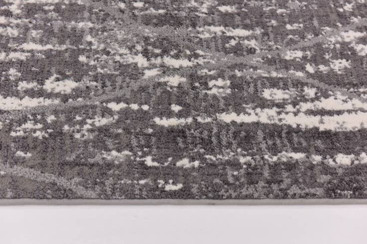 Detail image of 5' 3 x 7' 5 Angelica Rug