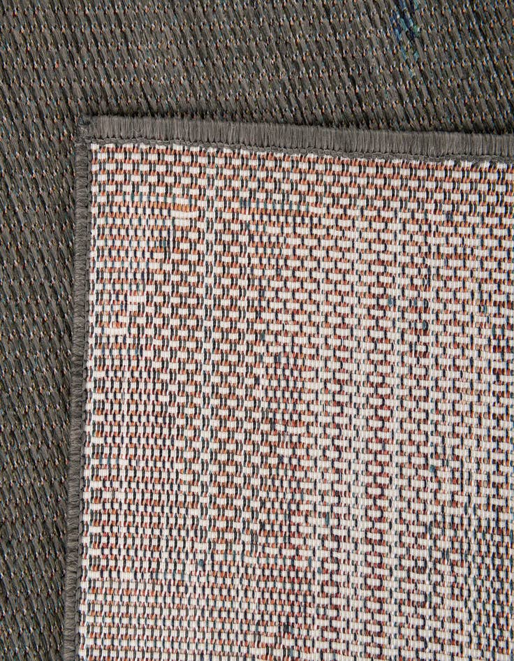Detail image of 5' x 7' 5 Easy-Clean Baja Indoor / Outdoor Rug