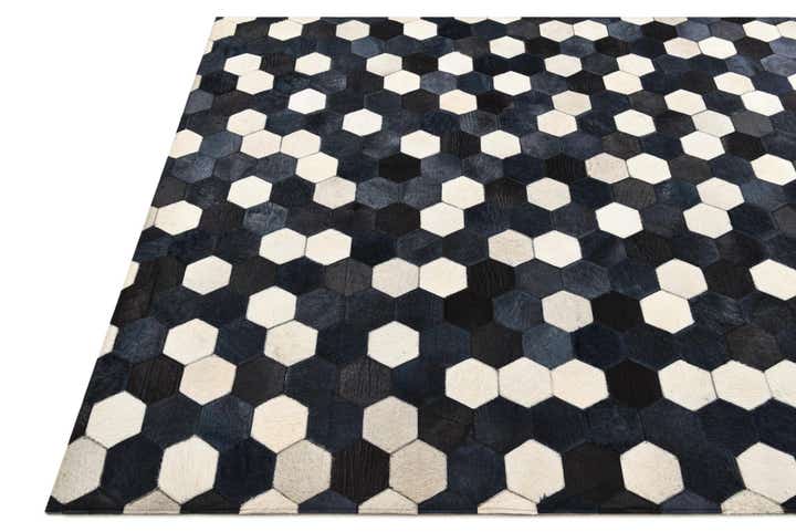 5' 1 x 8' Cowhide Rug