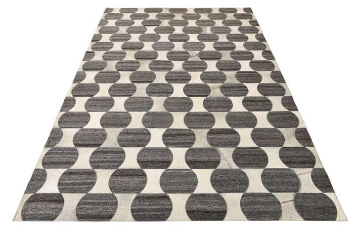 5' 3 x 8' Cowhide Rug