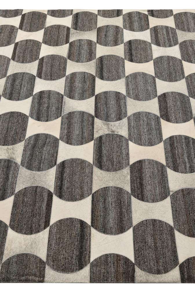 5' 3 x 8' Cowhide Rug