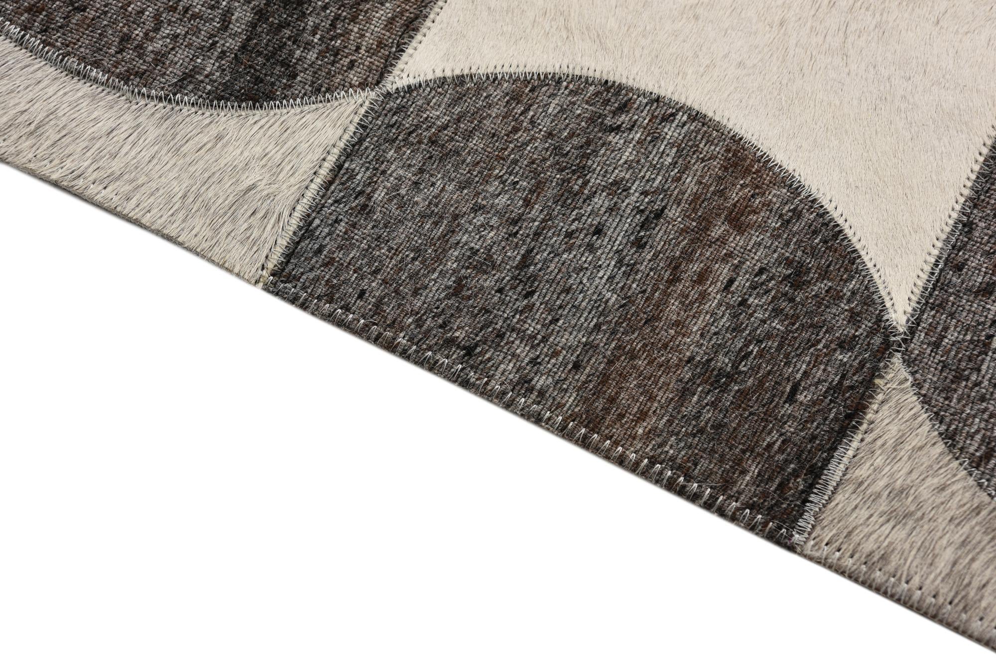 5' 3 x 8' Cowhide Rug