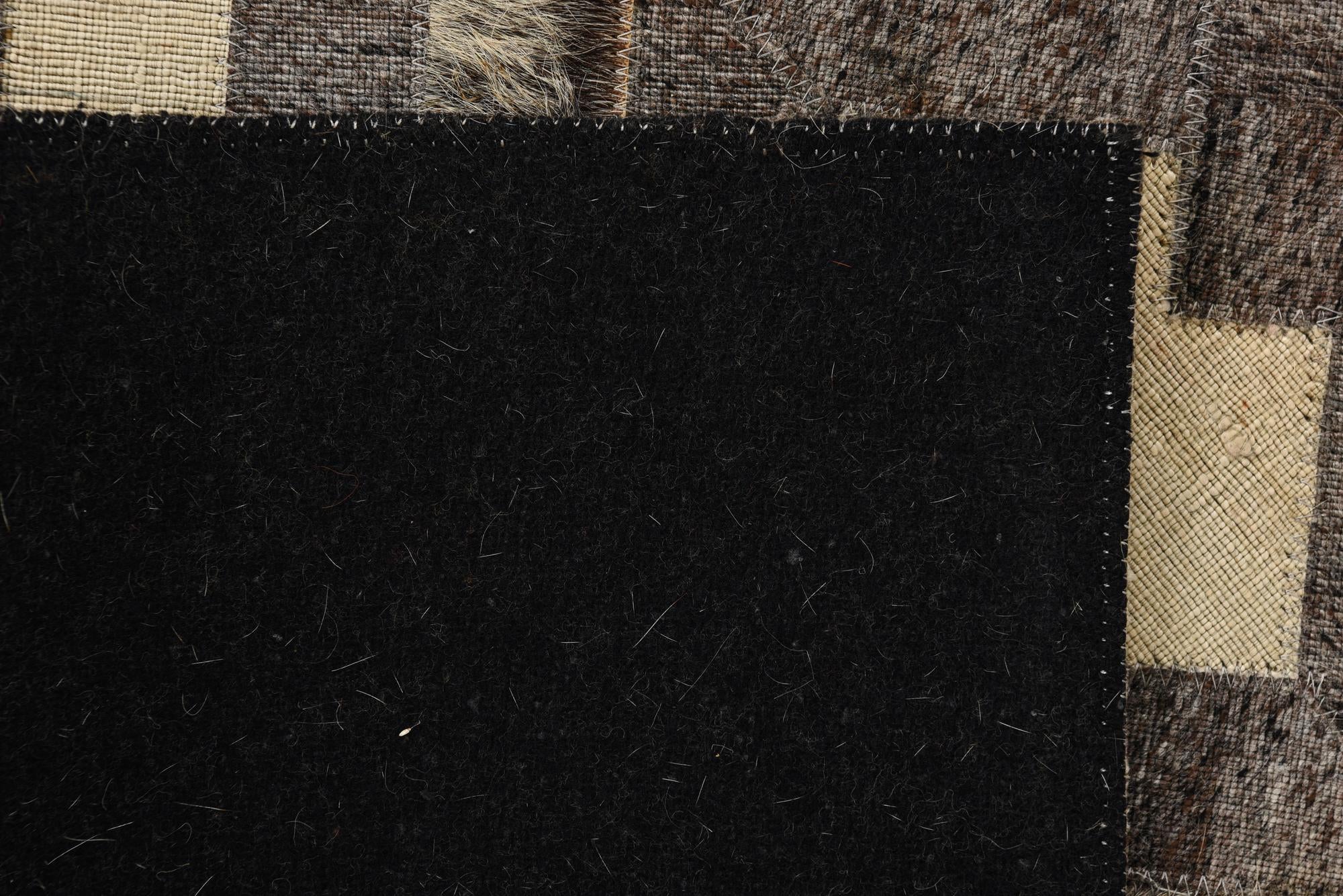 2' 1 x 3' 1 Cowhide Rug
