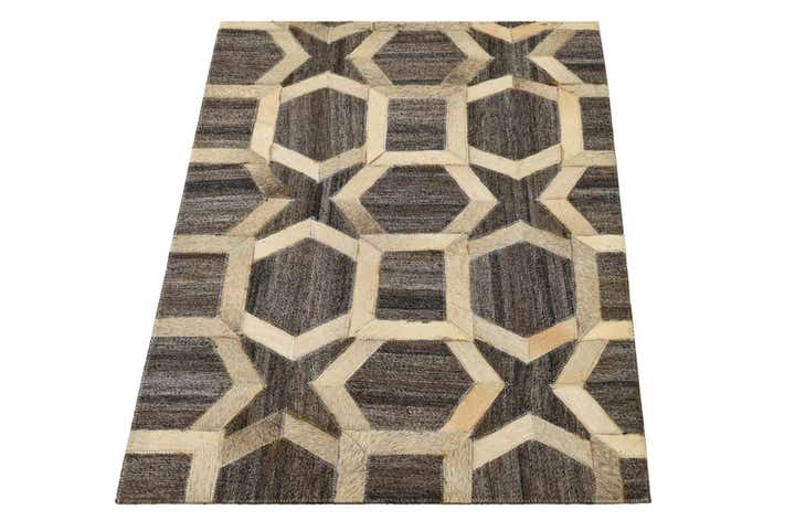2' 2 x 3' 2 Cowhide Rug