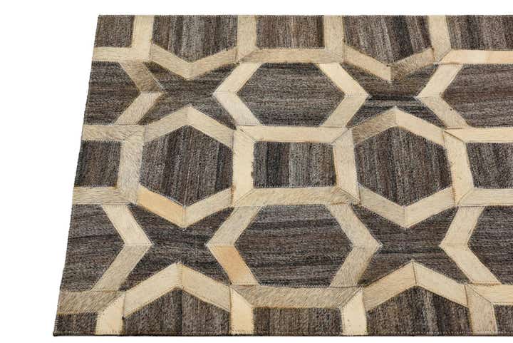 2' 2 x 3' 2 Cowhide Rug