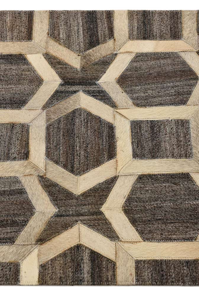 2' 2 x 3' 2 Cowhide Rug
