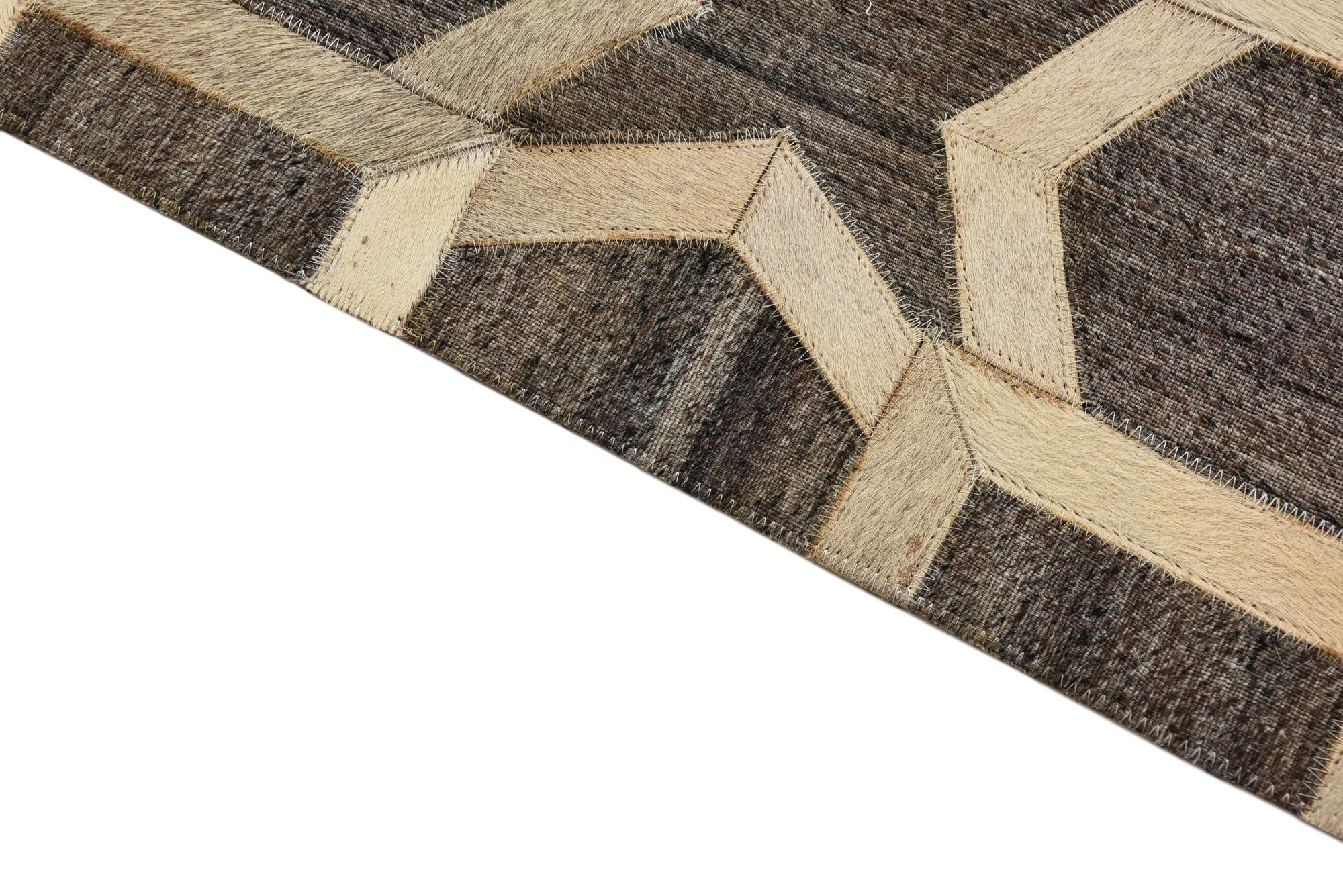 2' 2 x 3' 2 Cowhide Rug