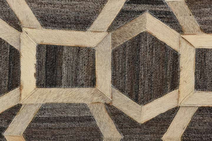 2' 2 x 3' 2 Cowhide Rug