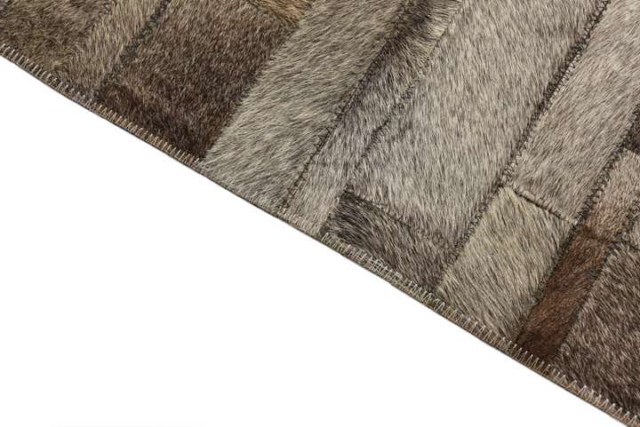 2' 1 x 3' 3 Cowhide Rug