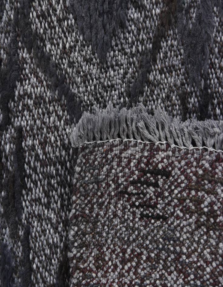 Detail image of 4' x 6'  Hand Knotted Darya Wool Rug