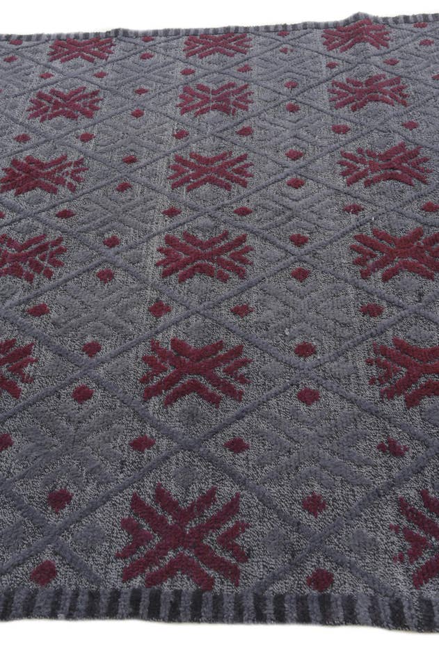Detail image of 6' 6 x 9' 10 Hand Knotted Darya Wool Rug