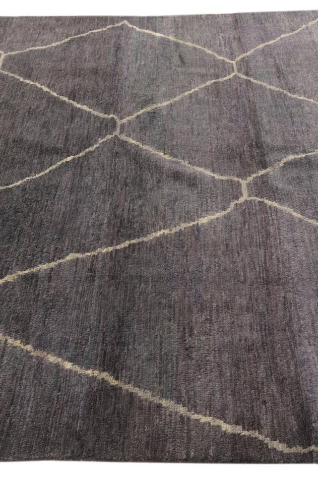 Detail image of 6' 8 x 9' 10 Hand Knotted Darya Wool Rug