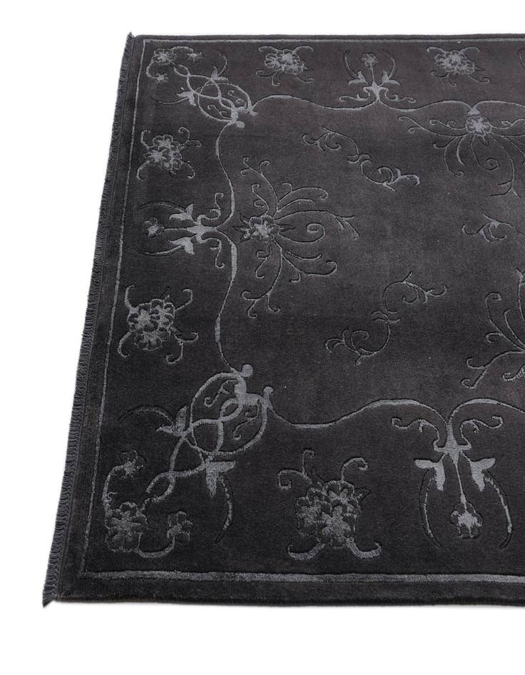 Detail image of 5' 7 x 7' 9 Darya Rug