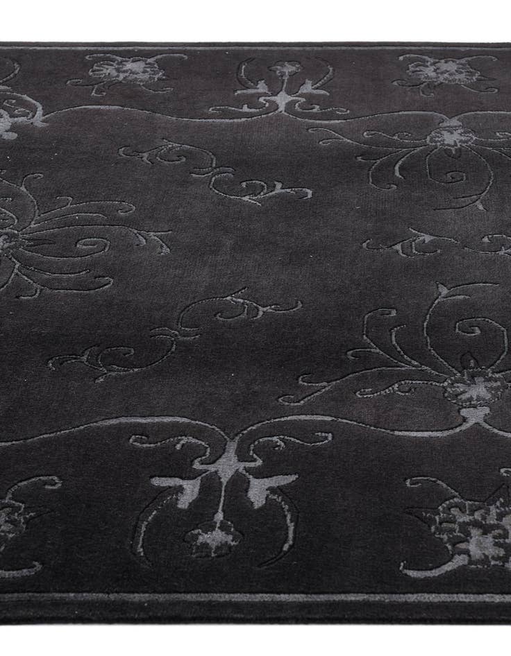 Detail image of 5' 7 x 7' 9 Darya Rug