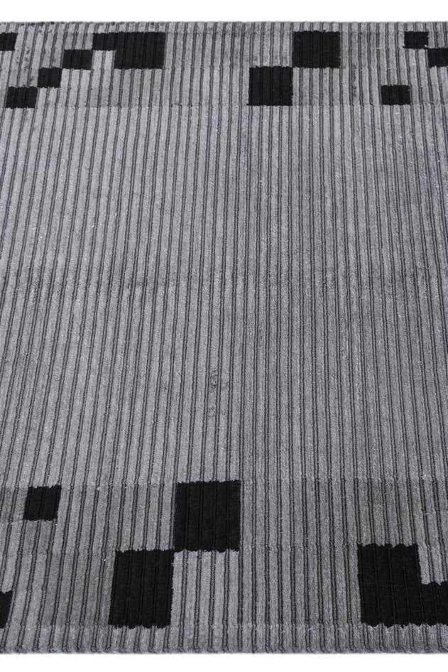 Detail image of 4' x 5' 10 Hand Knotted Darya Wool Rug