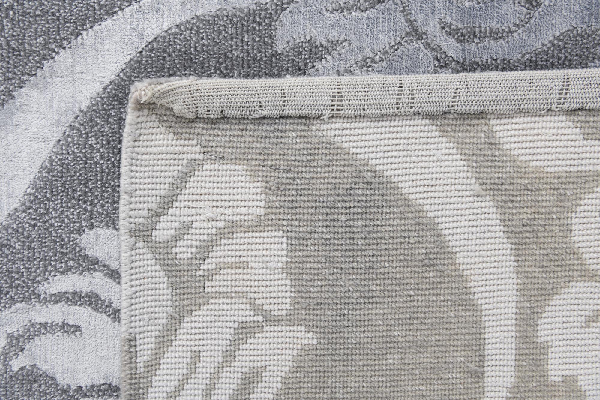 5' 1 x 8' Hand Knotted Darya Wool Rug