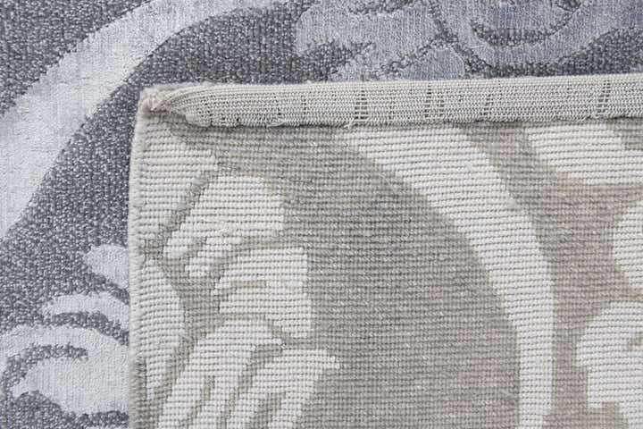 5' 1 x 8' Hand Knotted Darya Wool Rug