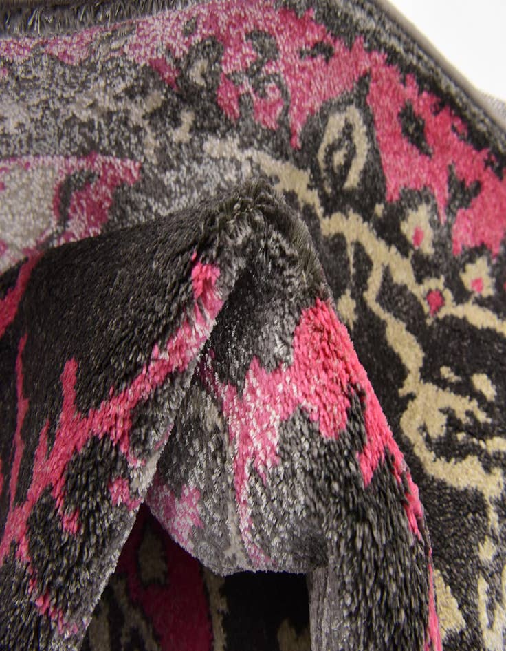 Detail image of 5' x 7' 6 Delilah Rug