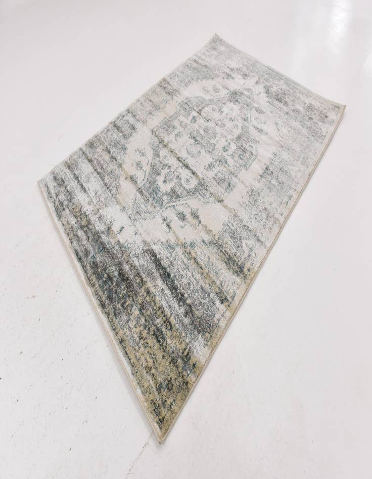 Detail image of 5' 3 x 7' 5 Fleur Rug