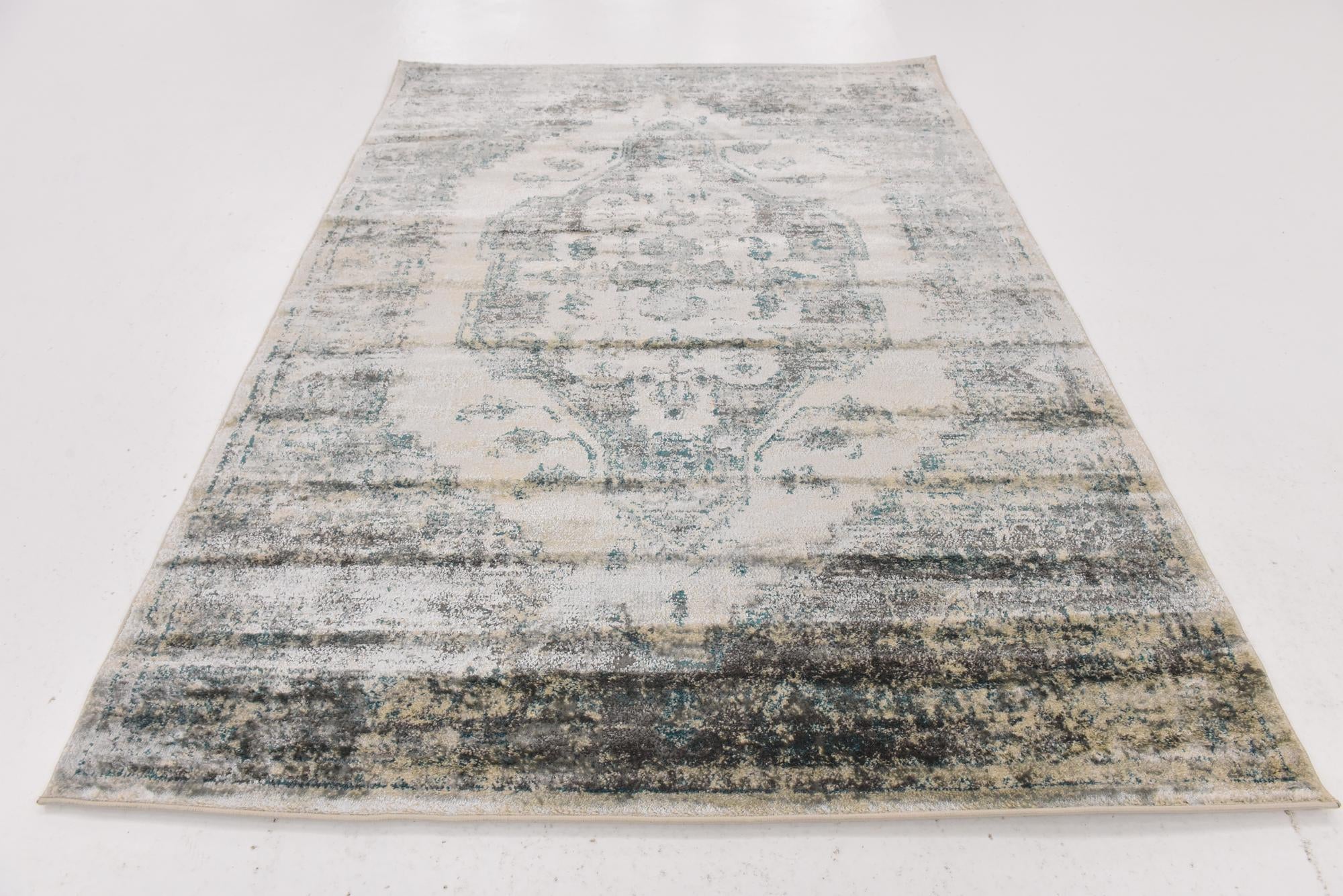 5' 3 x 7' 5 Fleur Rug
