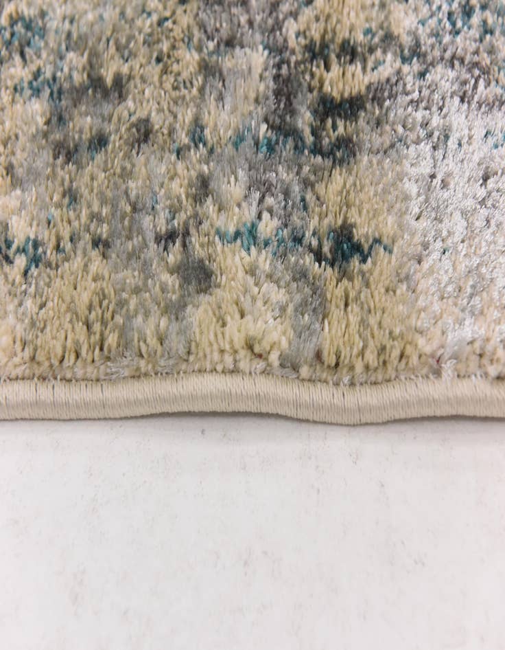 Detail image of 5' 3 x 7' 5 Fleur Rug