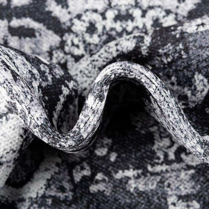 Detail image of 6' x 9' Washable Francesca Rug