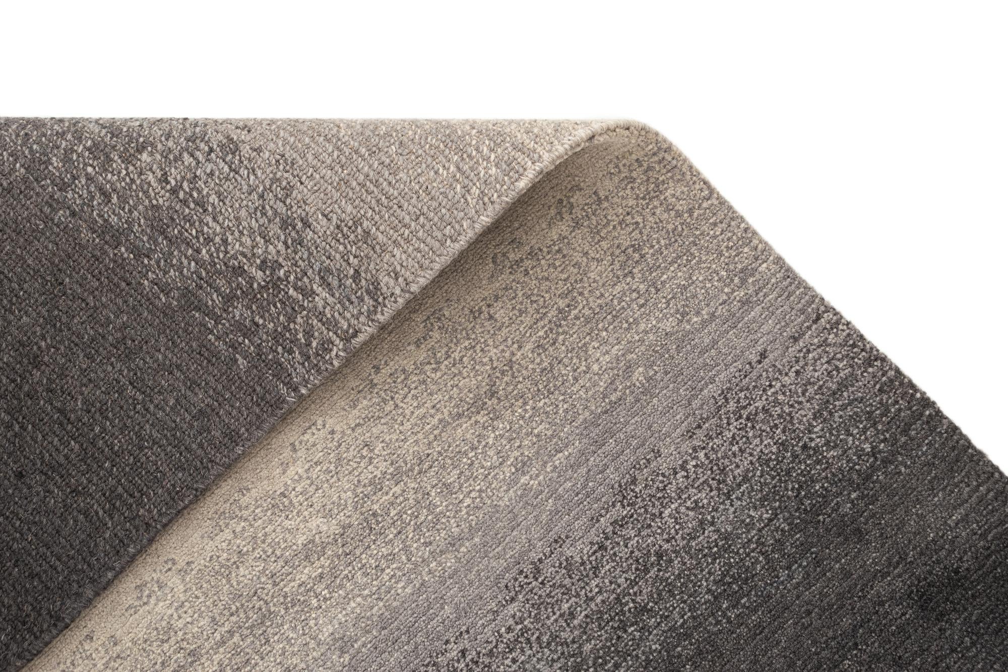 2' 5 x 4' 7 Hand Knotted Gabbeh Wool Rug