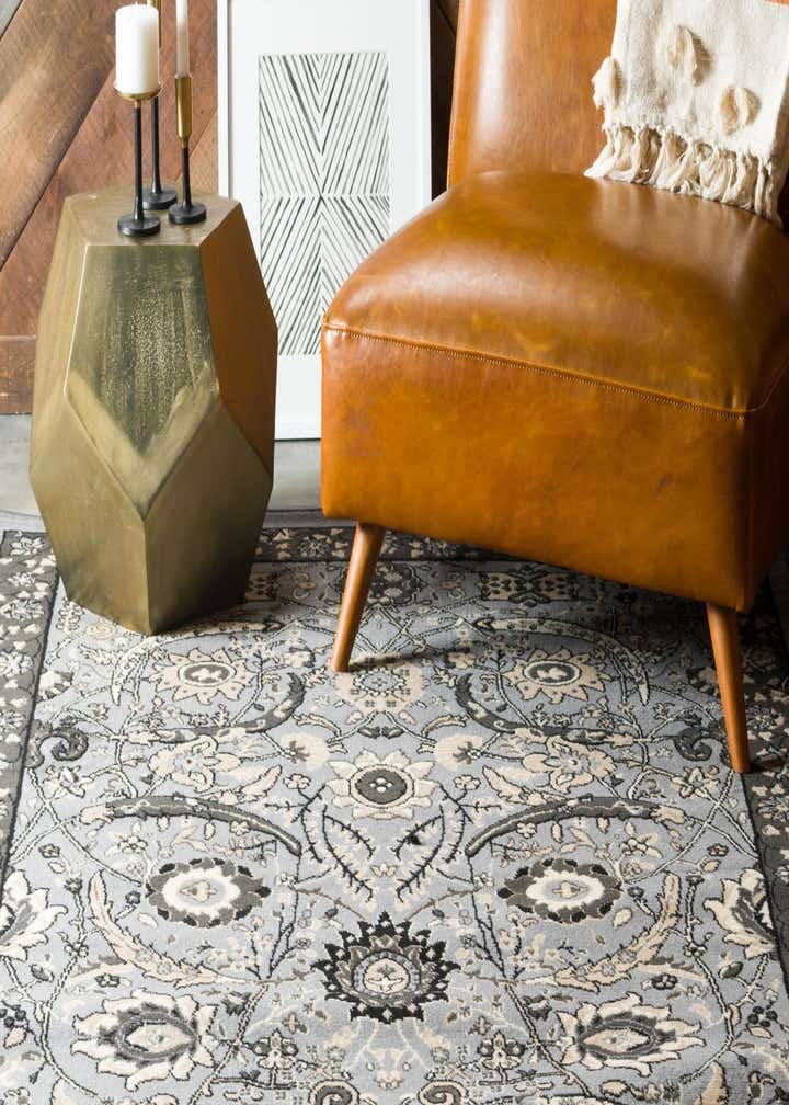 7' 10 x 10' Isfahan Design Rug