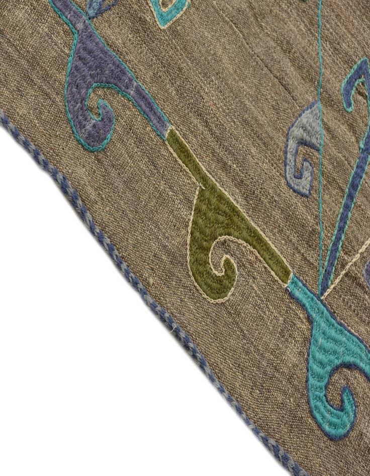 Detail image of 3' 8 x 4' 9  Hand Woven Kilim Suzani Wool Rug