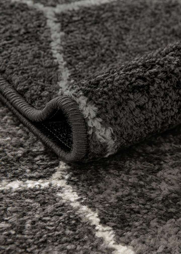 7' x 10' Lattice Frieze Rug