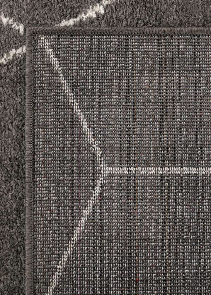 7' x 10' Lattice Frieze Rug