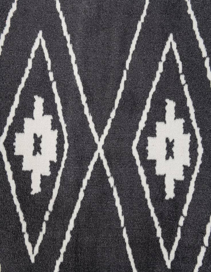 Detail image of 5' 3 x 7' 7 Lattice Rug