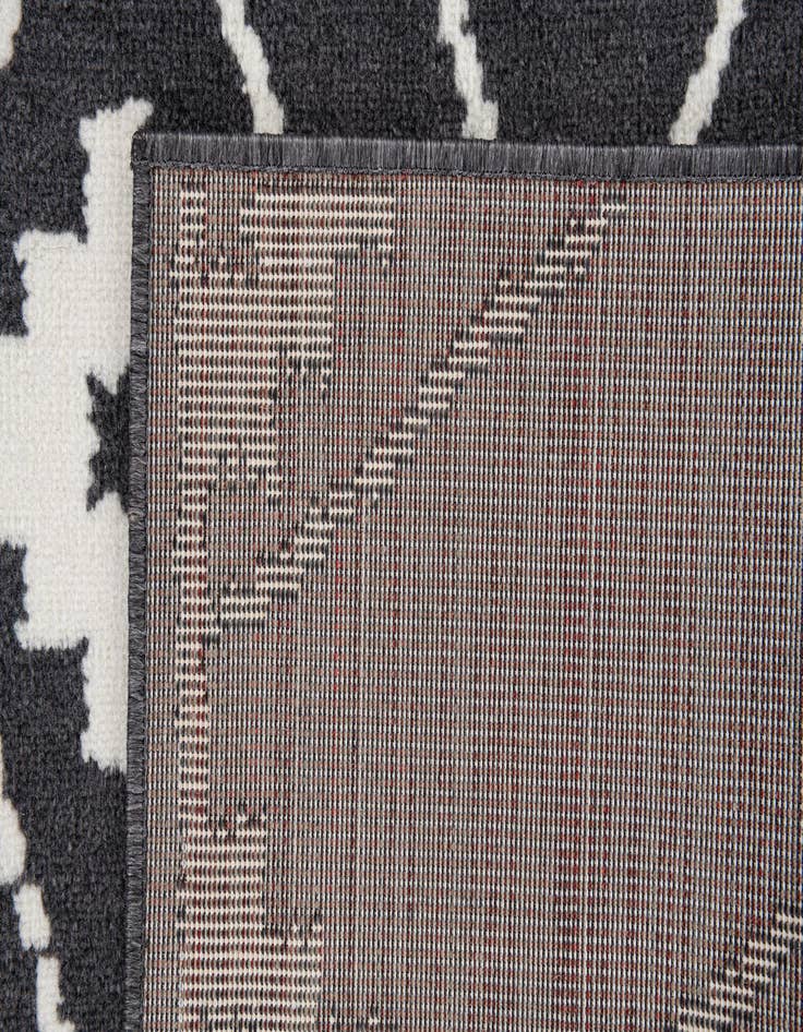 Detail image of 5' 3 x 7' 7 Lattice Rug