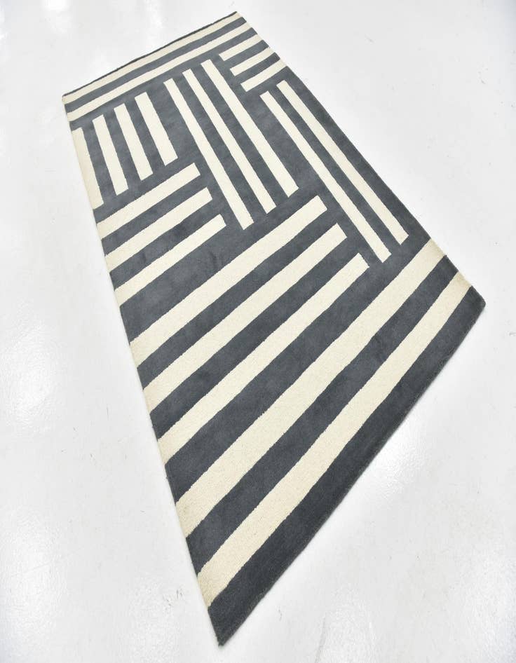 Detail image of 5' x 8' Luna Wool Rug