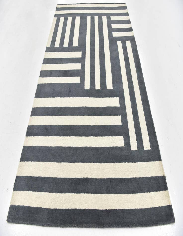 Detail image of 5' x 8' Luna Wool Rug