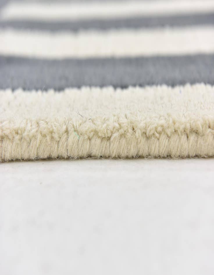 Detail image of 5' x 8' Luna Wool Rug