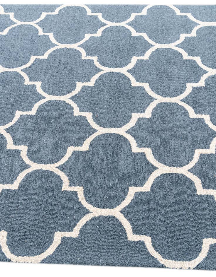 Detail image of 5' 1 x 8' Luna Rug