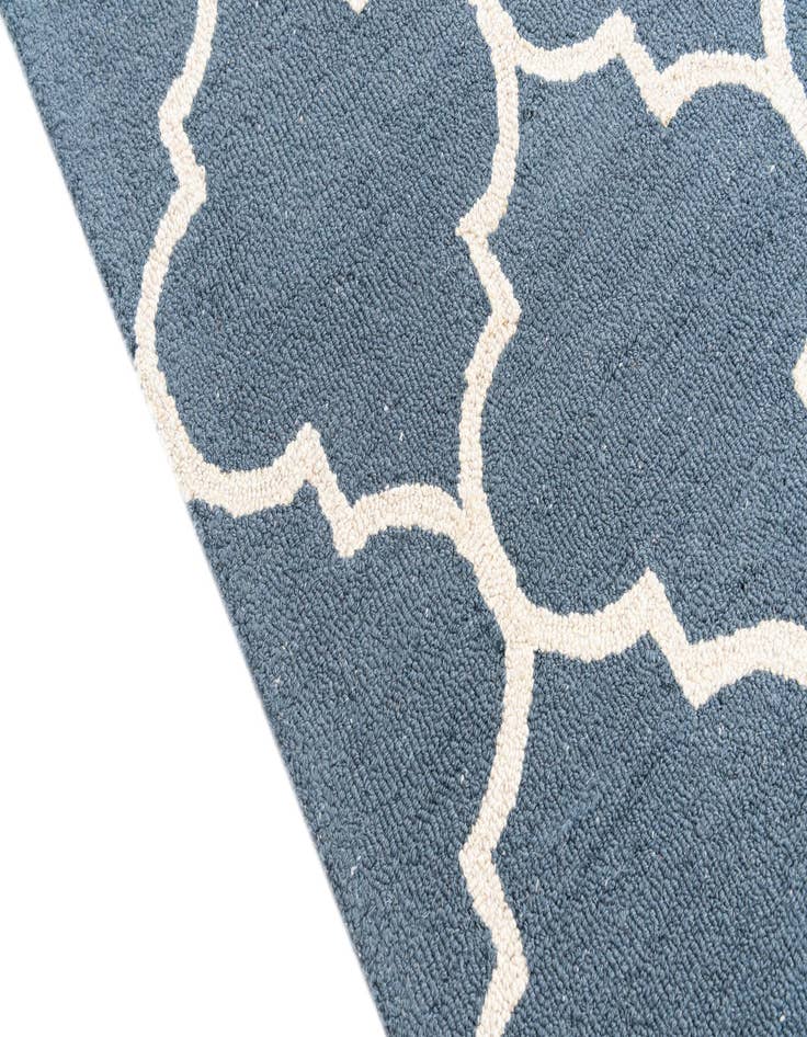 Detail image of 5' 1 x 8' Luna Rug